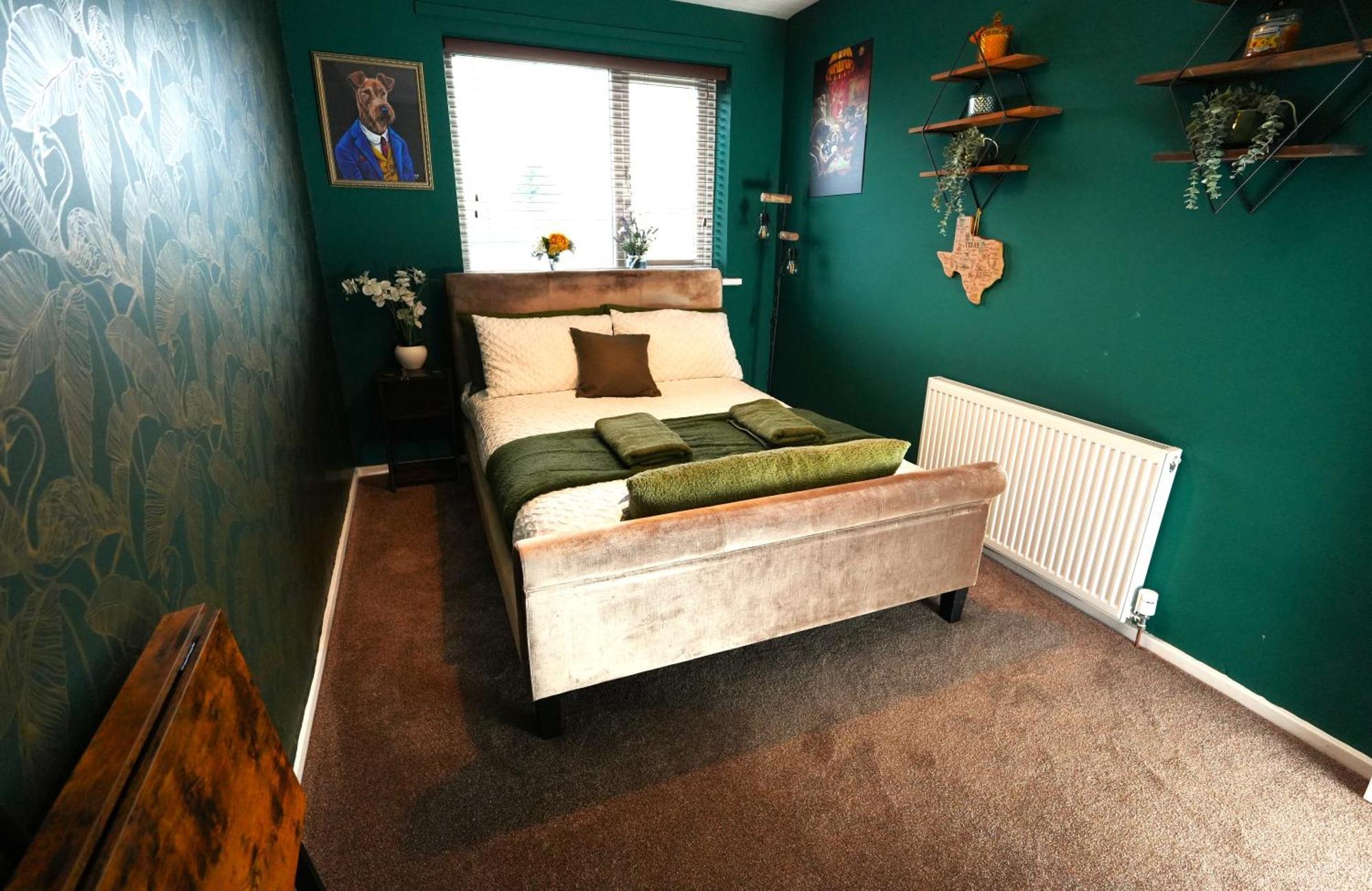 Detached Homestay - Super, King & Double Rooms - Leyland, Preston, Chorley, Lancashire Exterior photo